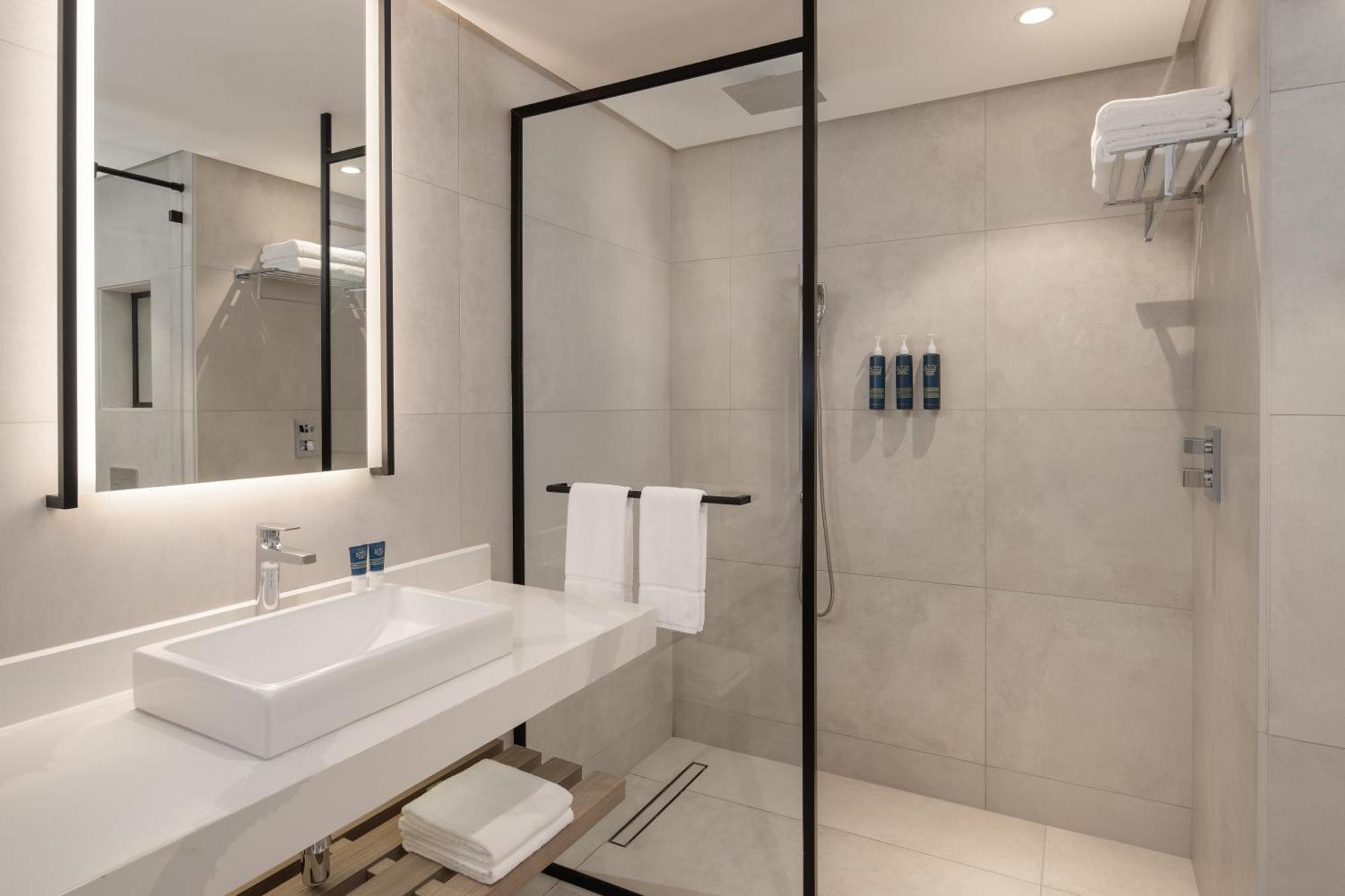 Four Points By Sheraton คัมพาลา ภายนอก รูปภาพ